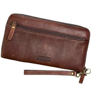 Duluth Trading Co Brown Leather Wristlet Wallet Sleek Design EUC